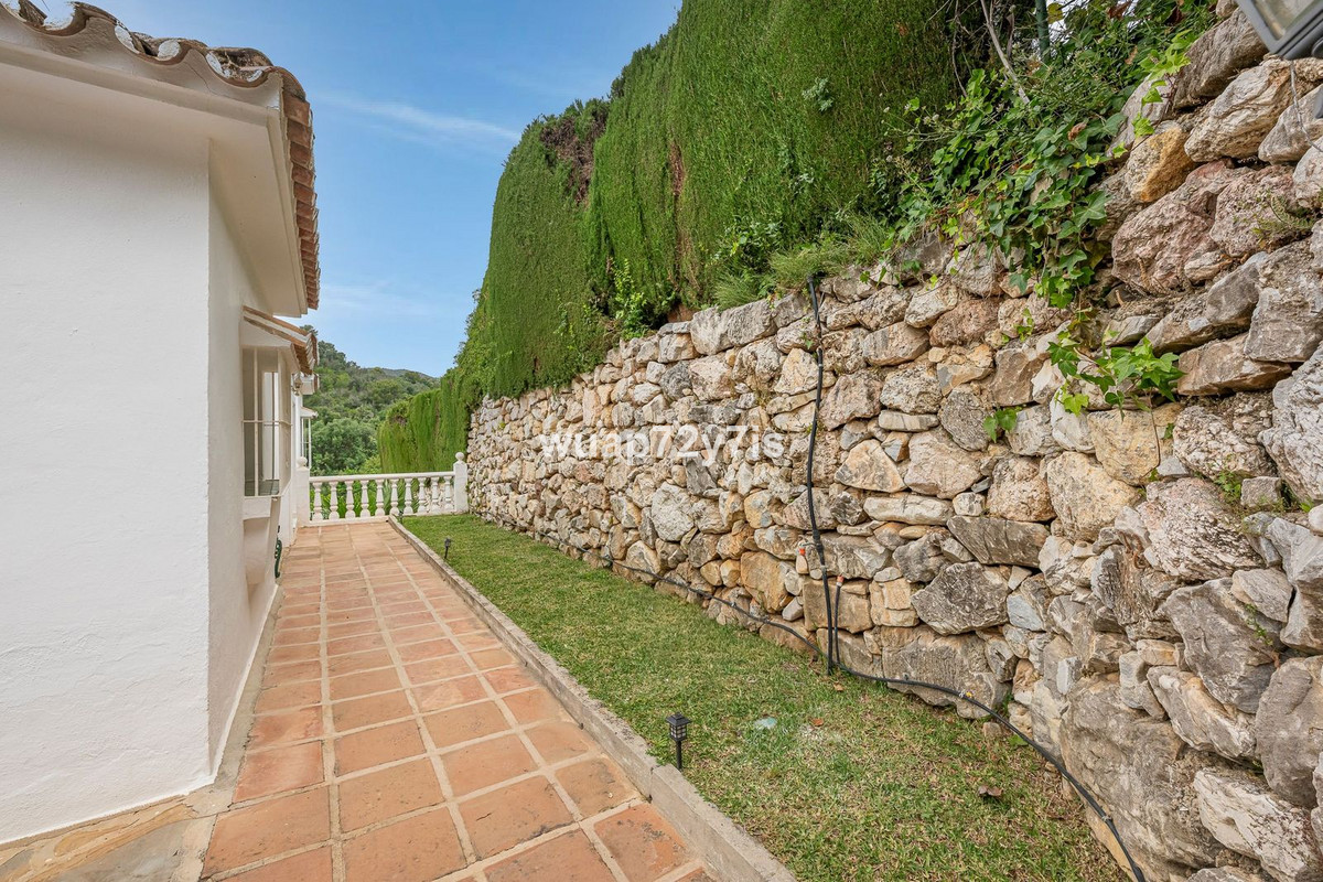 3 Bed Townhouse for sale in El Rosario Costa Del Sol, Málaga, Spain