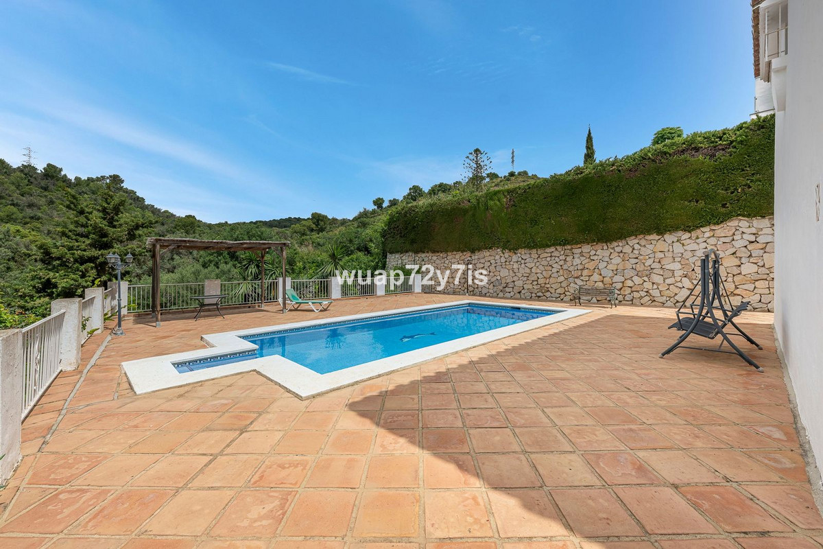 3 Bed Townhouse for sale in El Rosario Costa Del Sol, Málaga, Spain