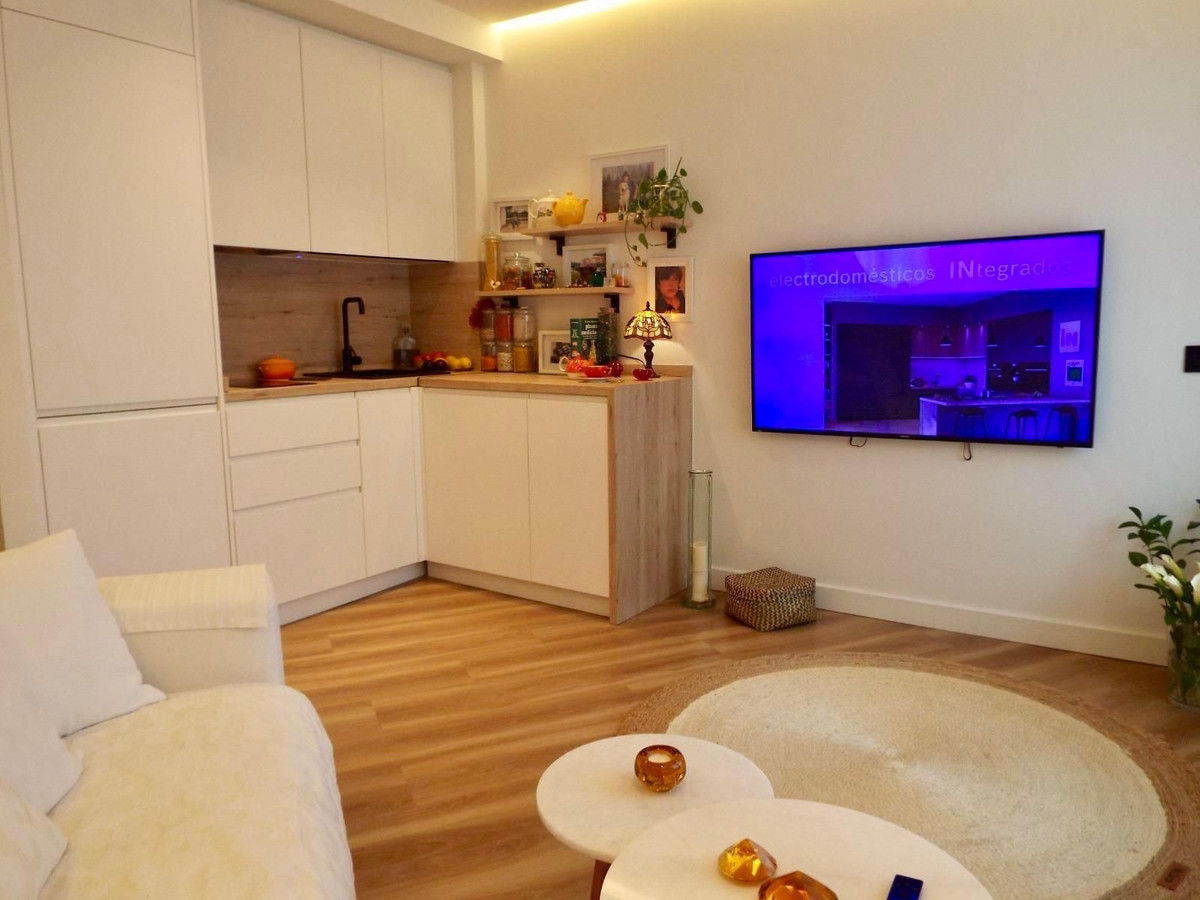 1 Bed Apartment for sale in Estepona Costa Del Sol, Málaga, Spain