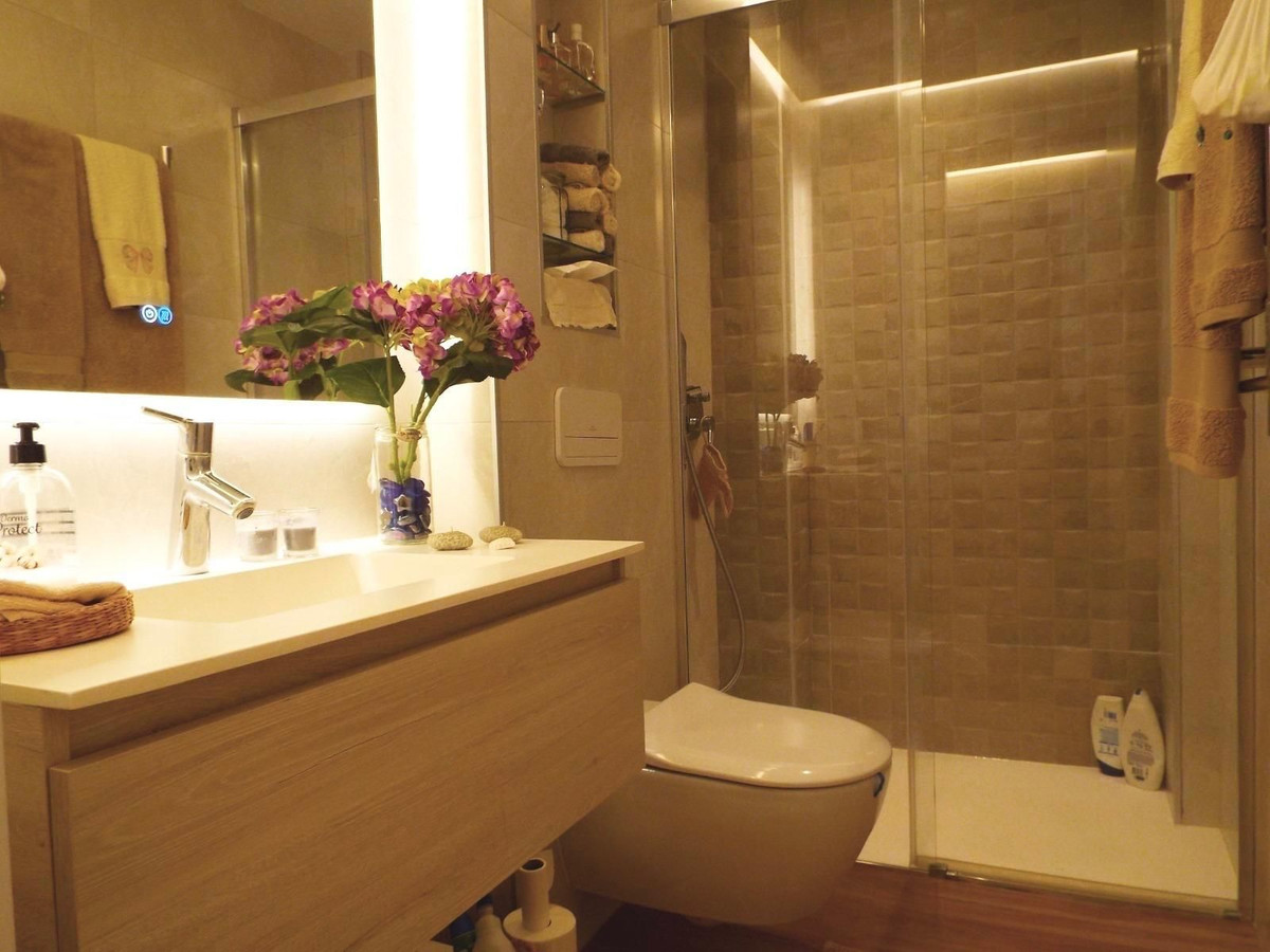1 Bed Apartment for sale in Estepona Costa Del Sol, Málaga, Spain