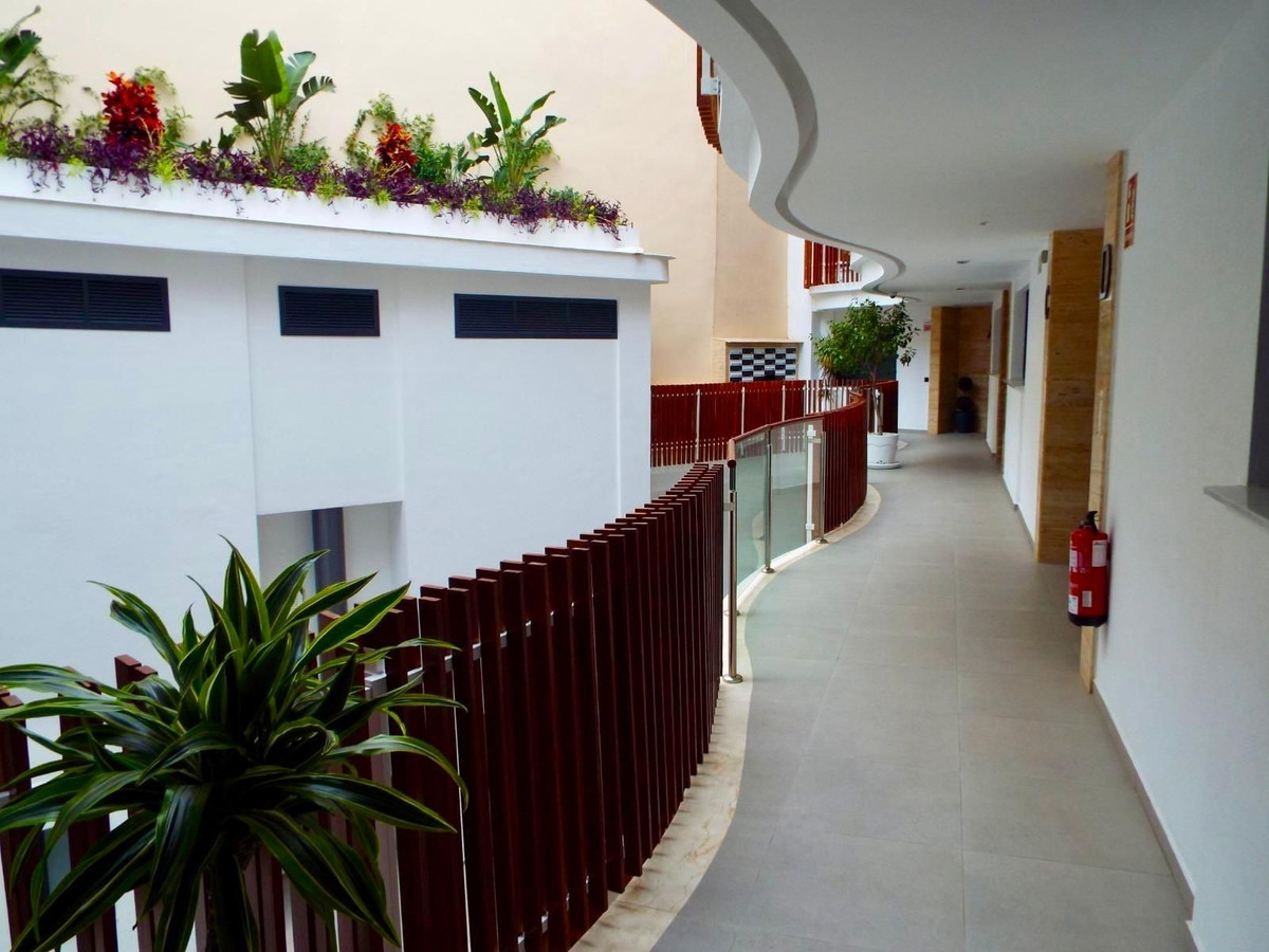 1 Bed Apartment for sale in Estepona Costa Del Sol, Málaga, Spain