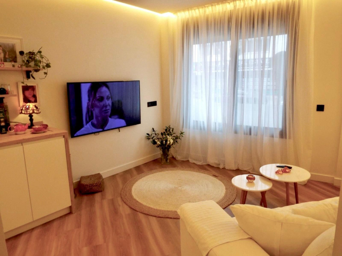 1 Bed Apartment for sale in Estepona Costa Del Sol, Málaga, Spain