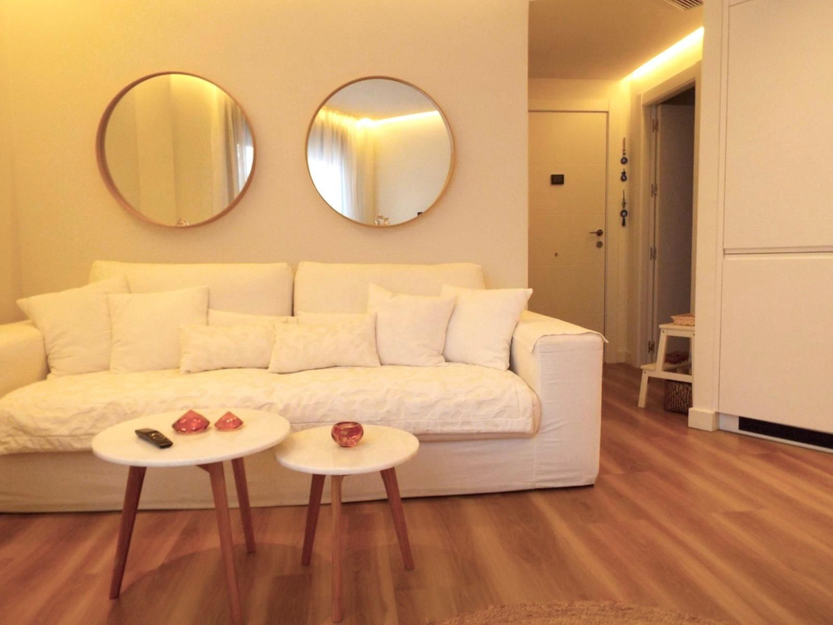 1 Bed Apartment for sale in Estepona Costa Del Sol, Málaga, Spain