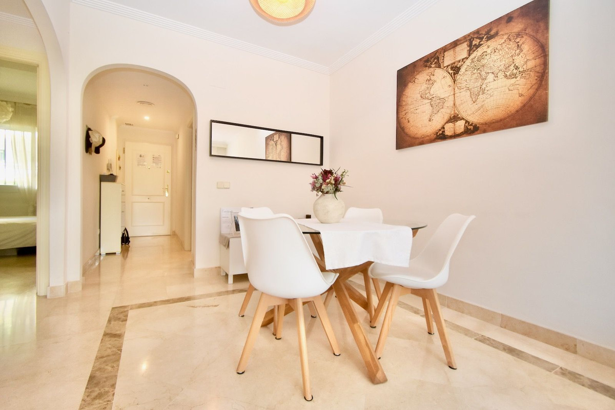 Se vende Apartamento Planta Media de 2 dormitorios en Costa Del Sol, Málaga, España