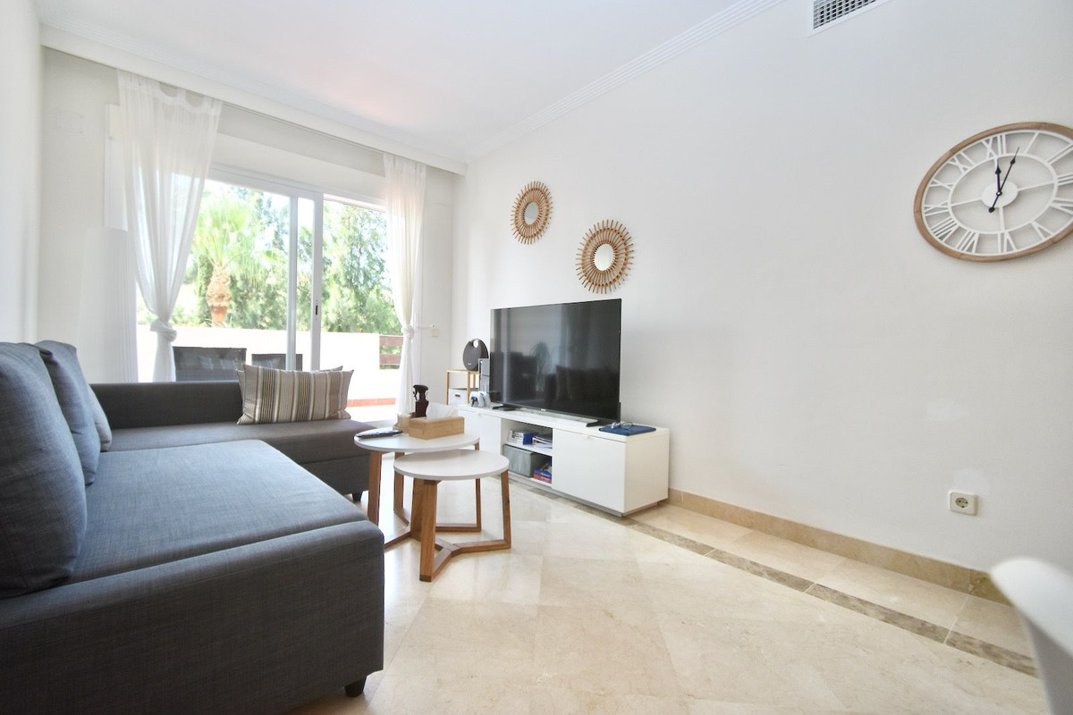 Se vende Apartamento Planta Media de 2 dormitorios en Costa Del Sol, Málaga, España