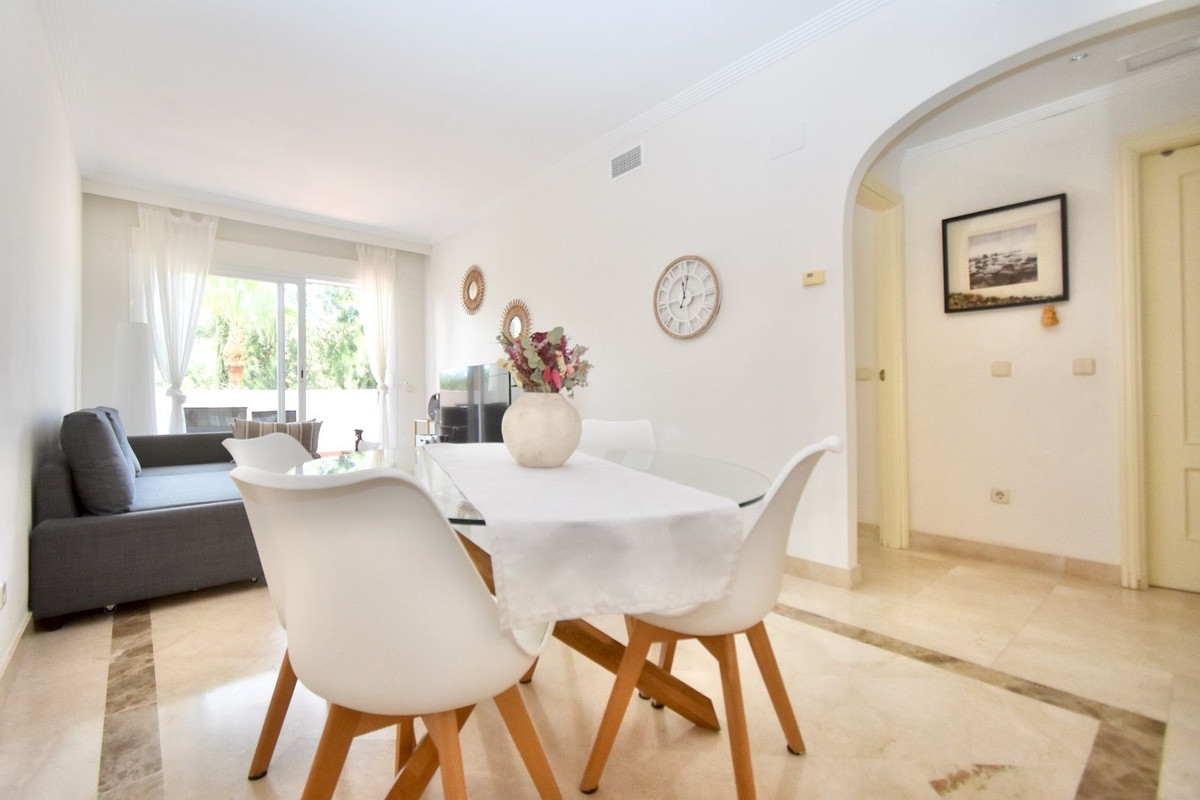 Se vende Apartamento Planta Media de 2 dormitorios en Costa Del Sol, Málaga, España