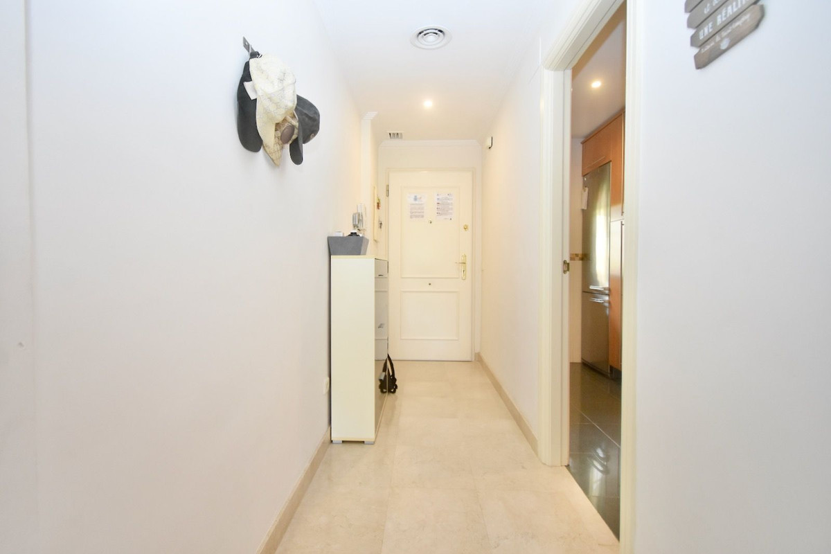 Se vende Apartamento Planta Media de 2 dormitorios en Costa Del Sol, Málaga, España