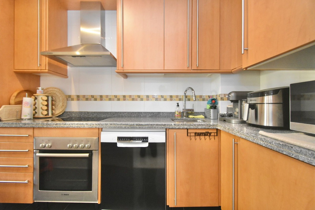 Se vende Apartamento Planta Media de 2 dormitorios en Costa Del Sol, Málaga, España