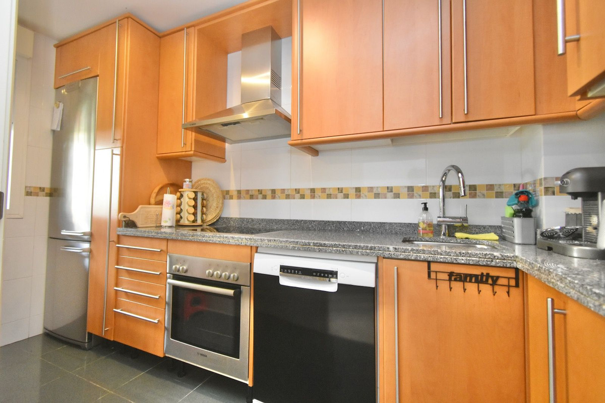 Se vende Apartamento Planta Media de 2 dormitorios en Costa Del Sol, Málaga, España