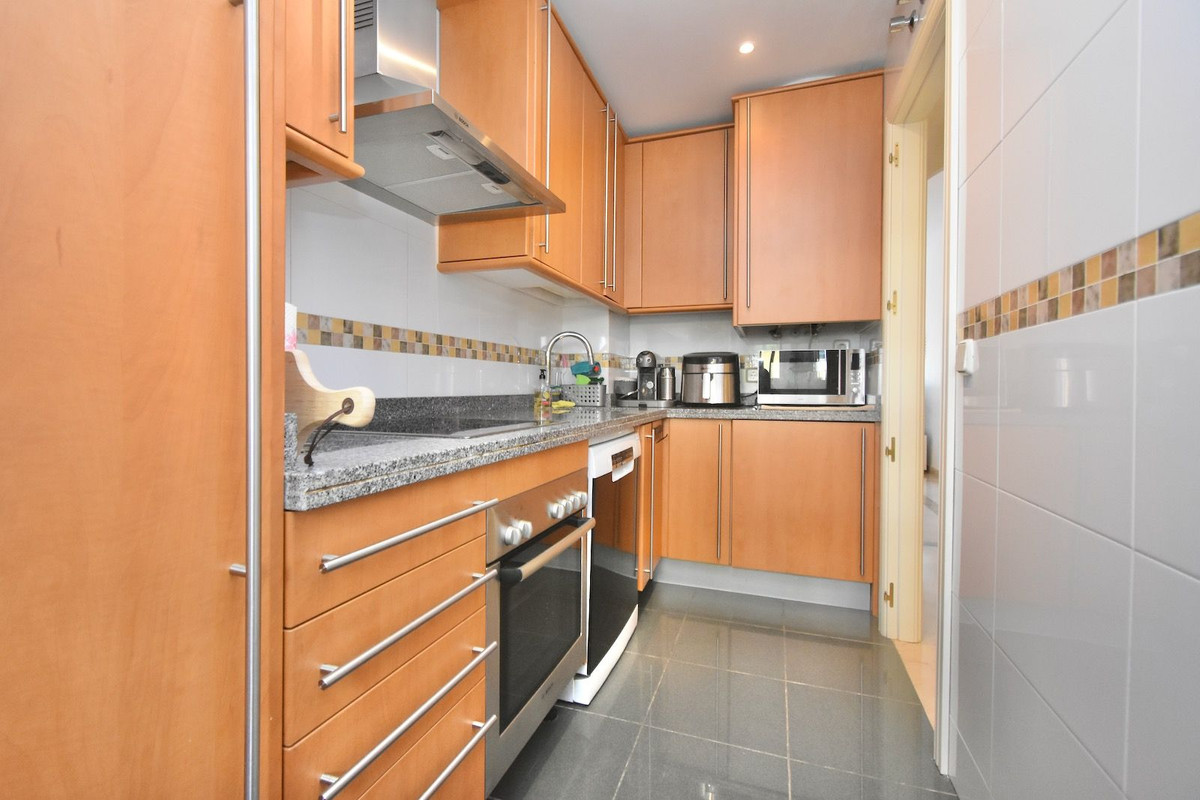 Se vende Apartamento Planta Media de 2 dormitorios en Costa Del Sol, Málaga, España