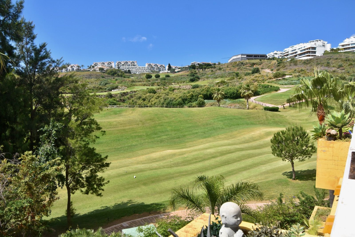 Se vende Apartamento Planta Media de 2 dormitorios en Costa Del Sol, Málaga, España