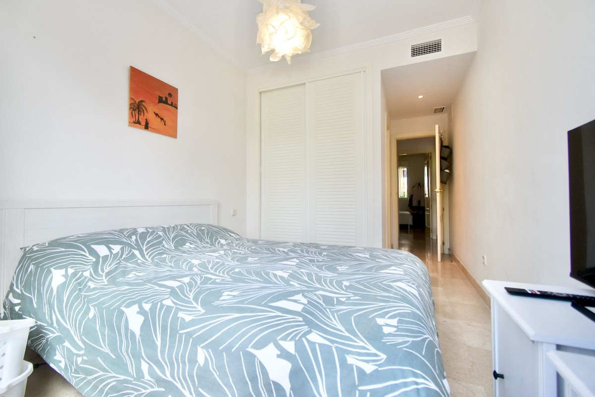 Se vende Apartamento Planta Media de 2 dormitorios en Costa Del Sol, Málaga, España