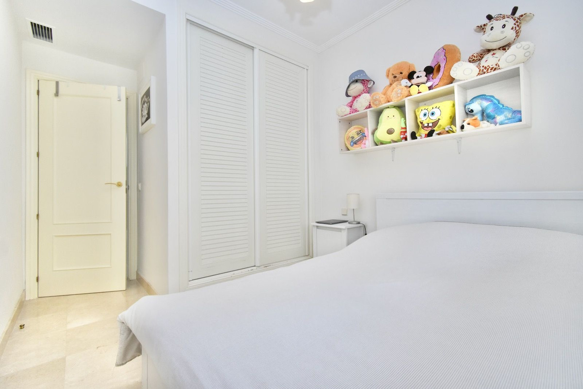 Se vende Apartamento Planta Media de 2 dormitorios en Costa Del Sol, Málaga, España