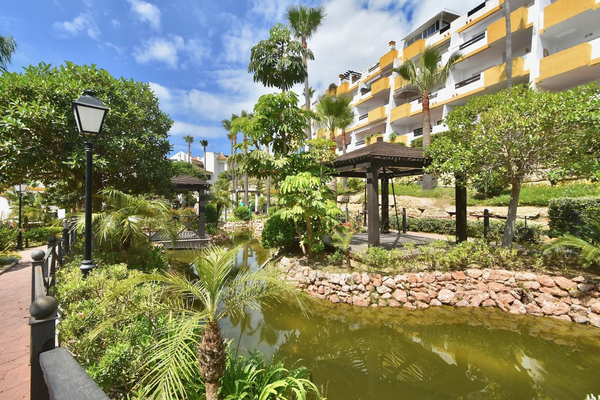 Se vende Apartamento Planta Media de 2 dormitorios en Costa Del Sol, Málaga, España