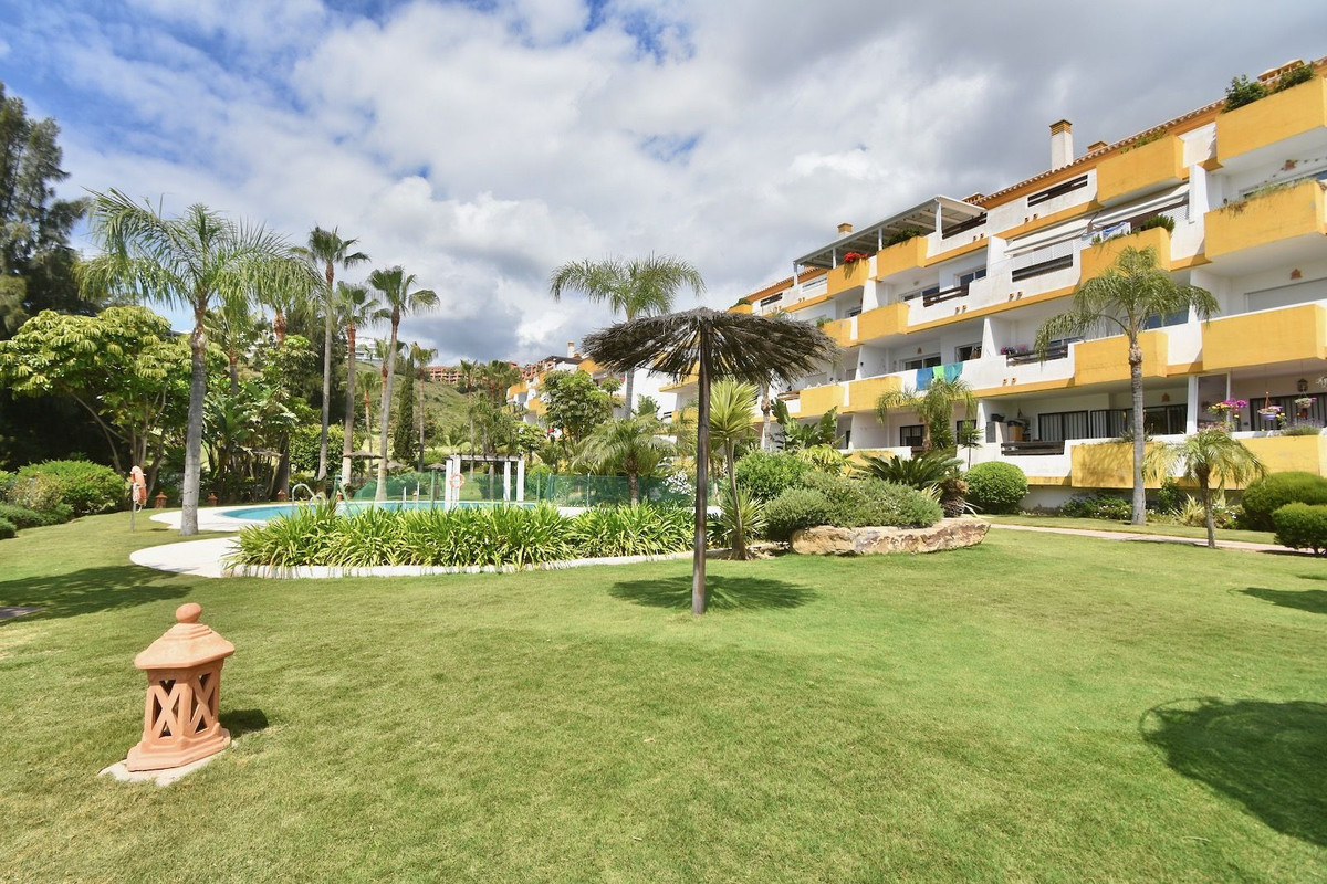 Se vende Apartamento Planta Media de 2 dormitorios en Costa Del Sol, Málaga, España