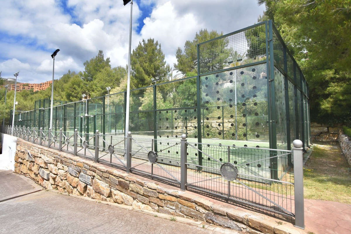 Se vende Apartamento Planta Media de 2 dormitorios en Costa Del Sol, Málaga, España