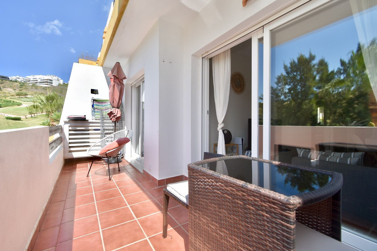 Se vende Apartamento Planta Media de 2 dormitorios en Costa Del Sol, Málaga, España