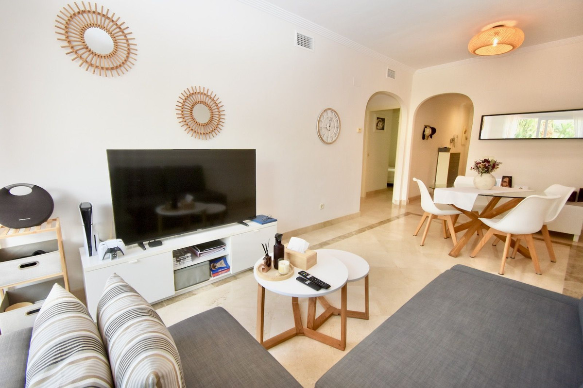 Se vende Apartamento Planta Media de 2 dormitorios en Costa Del Sol, Málaga, España