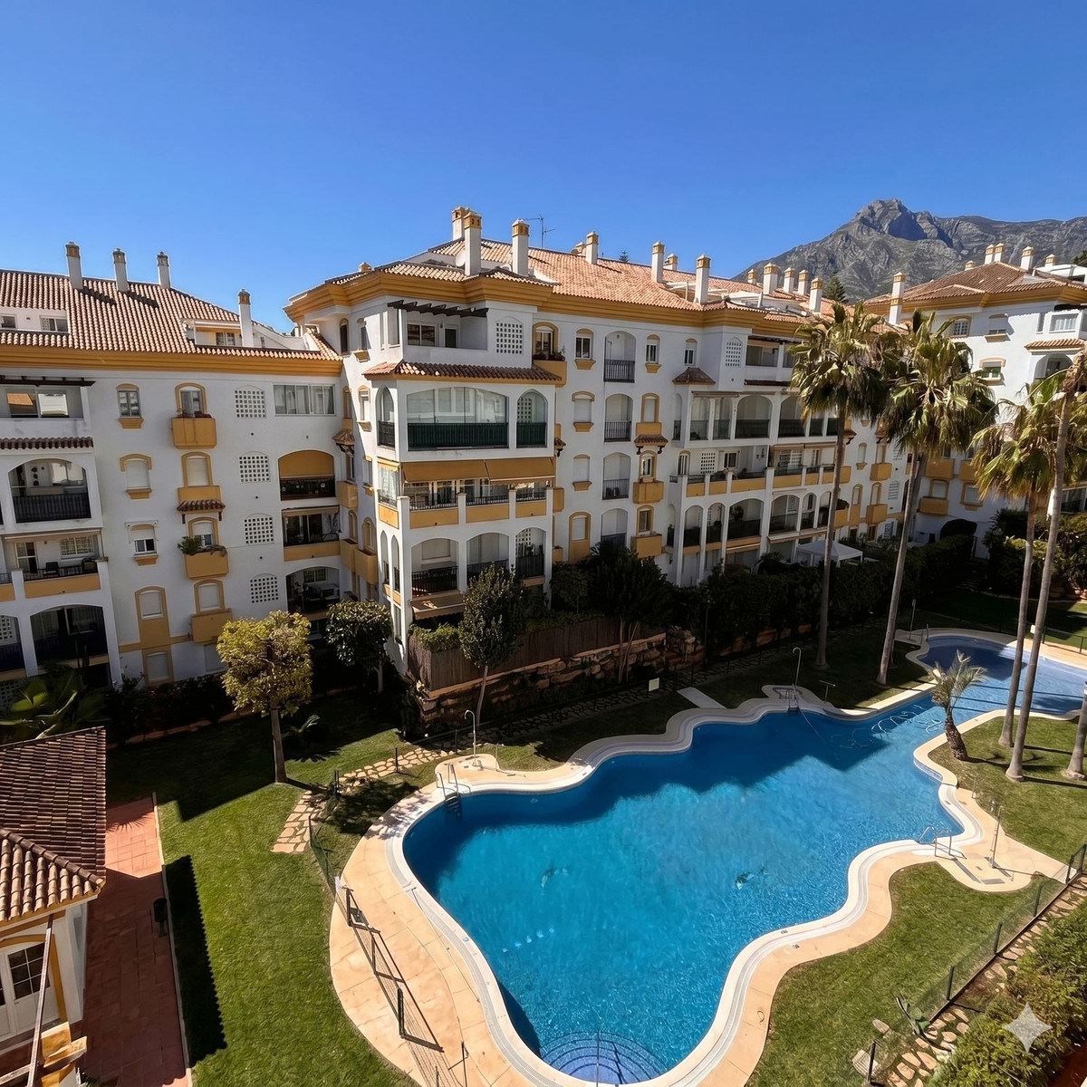 4 Bed Apartment for sale in Nagüeles Costa Del Sol, Málaga, Spain
