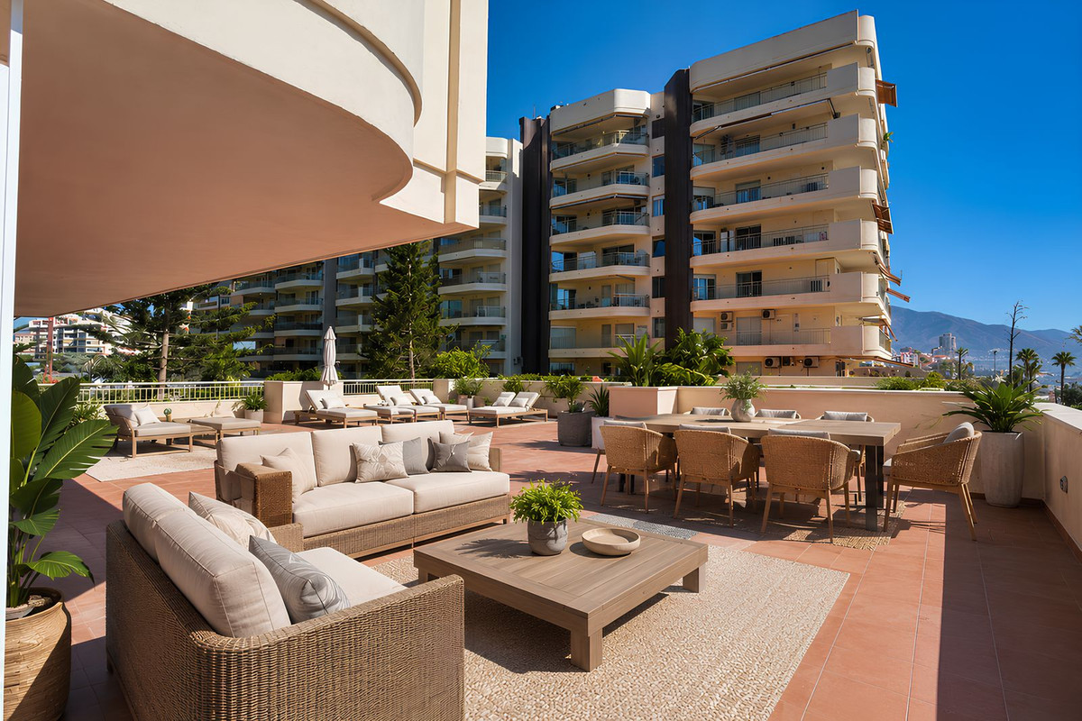 3 Bed Apartment for sale in Fuengirola Costa Del Sol, Málaga, Spain