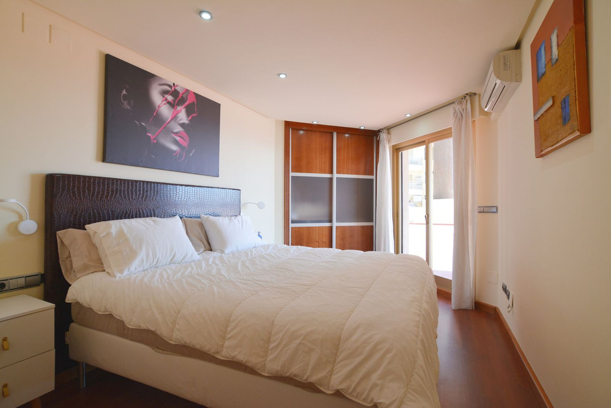 3 Bed Apartment for sale in Fuengirola Costa Del Sol, Málaga, Spain