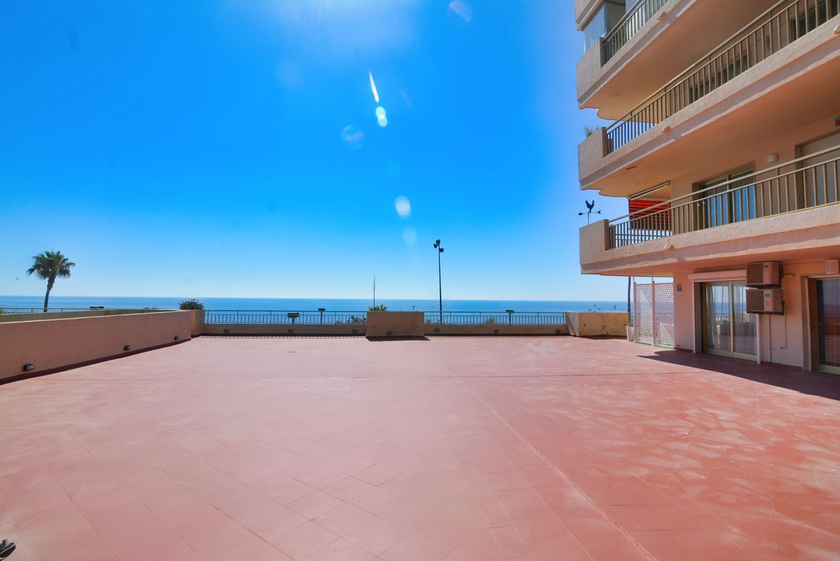 3 Bed Apartment for sale in Fuengirola Costa Del Sol, Málaga, Spain