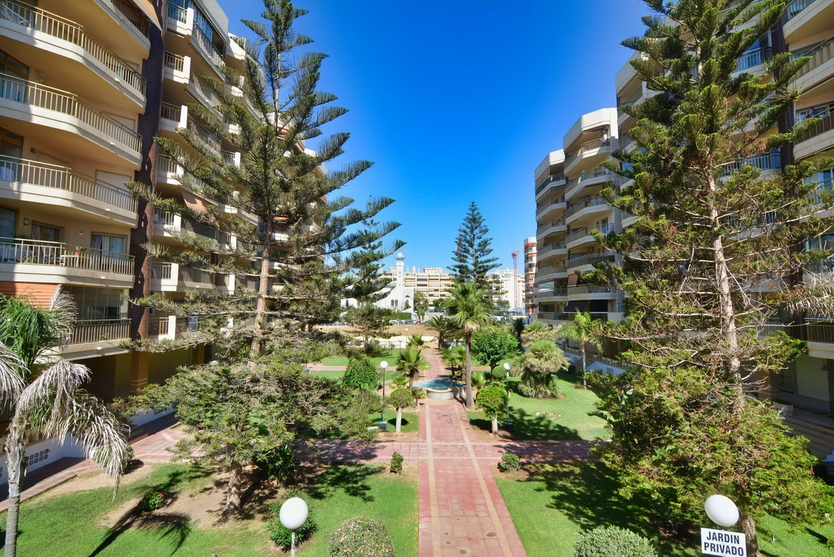 3 Bed Apartment for sale in Fuengirola Costa Del Sol, Málaga, Spain