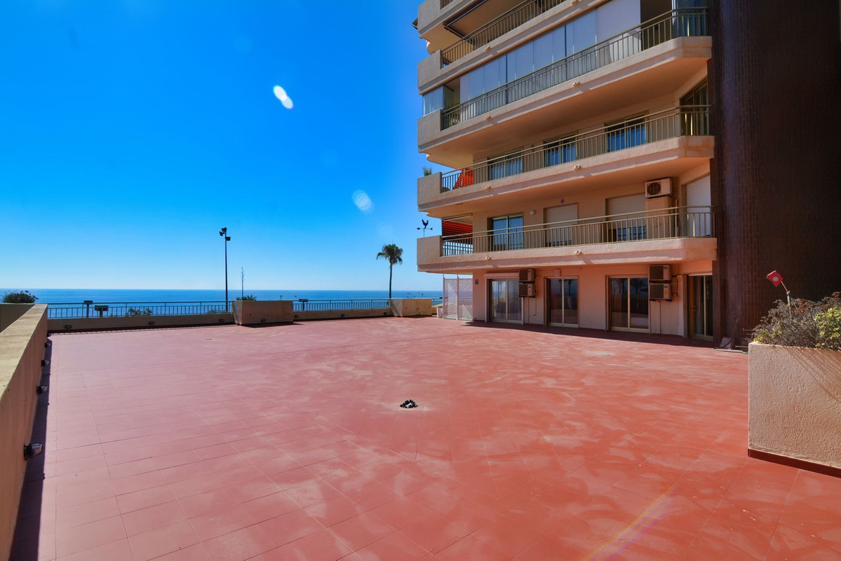 3 Bed Apartment for sale in Fuengirola Costa Del Sol, Málaga, Spain