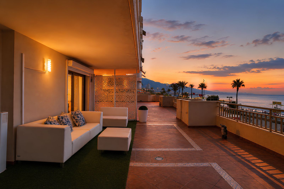 3 Bed Apartment for sale in Fuengirola Costa Del Sol, Málaga, Spain