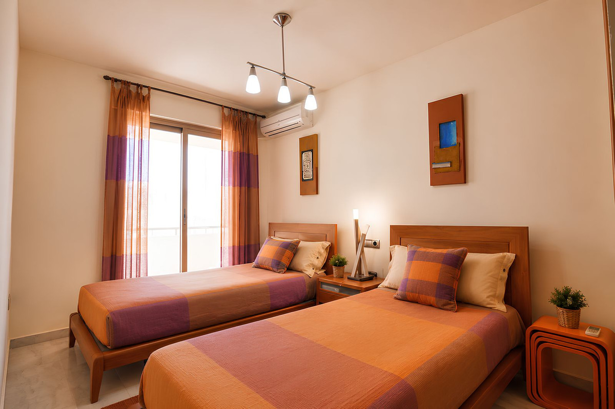 3 Bed Apartment for sale in Fuengirola Costa Del Sol, Málaga, Spain