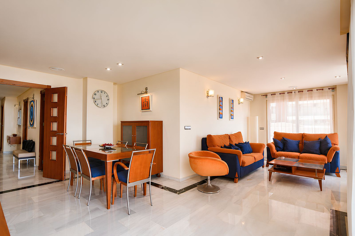 3 Bed Apartment for sale in Fuengirola Costa Del Sol, Málaga, Spain