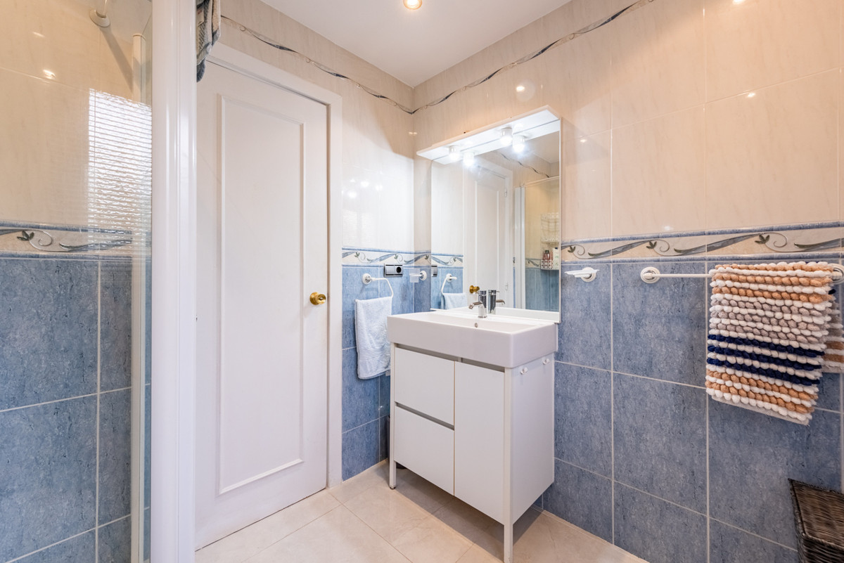 Se vende Apartamento Planta Baja de 2 dormitorios en Costa Del Sol, Málaga, España