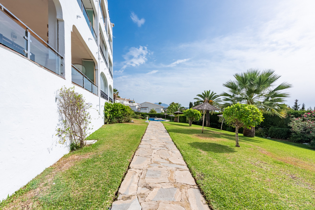 Se vende Apartamento Planta Baja de 2 dormitorios en Costa Del Sol, Málaga, España