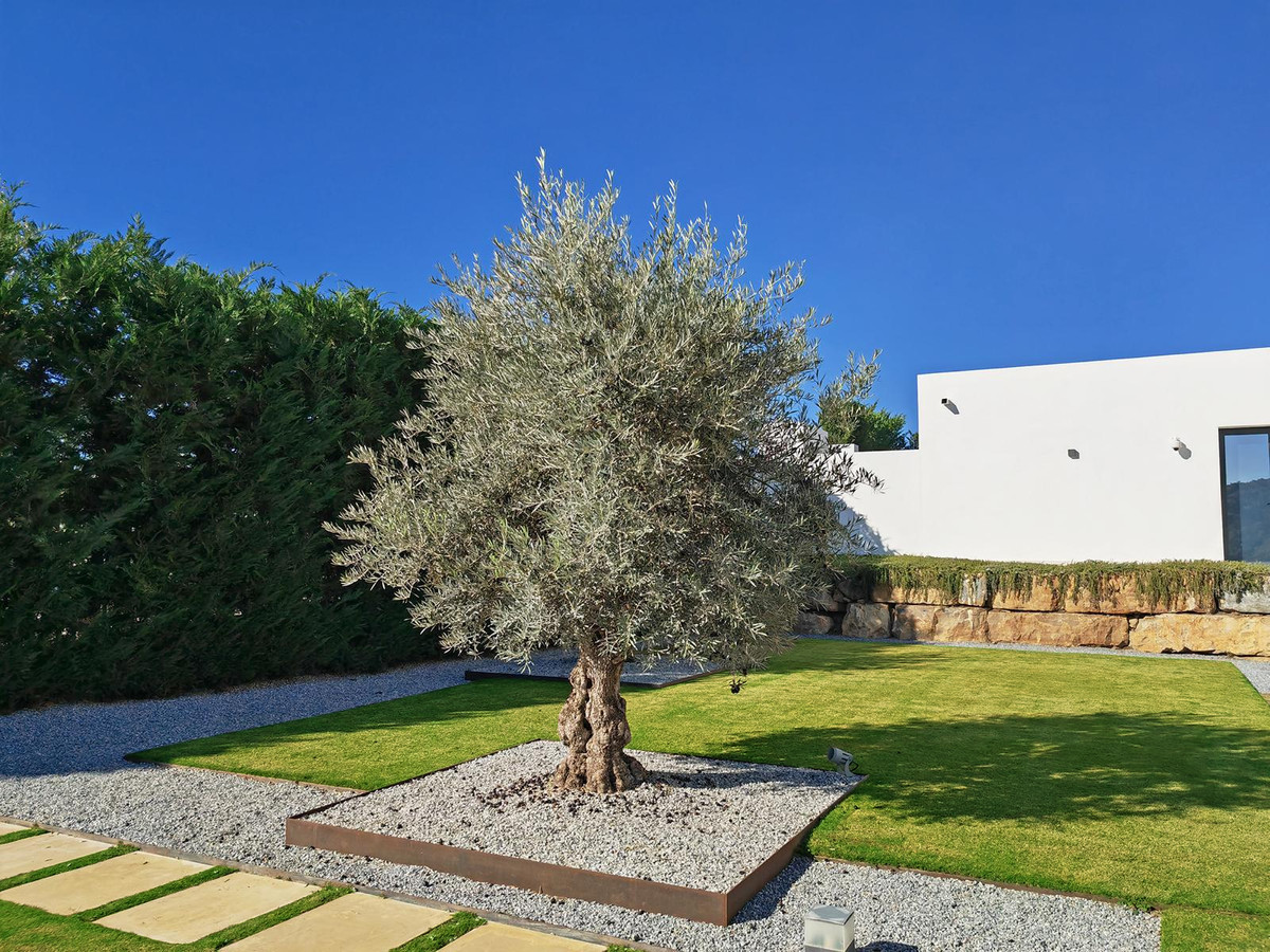 Se vende Villa - Chalet de 5 dormitorios en Costa Del Sol, Málaga, España