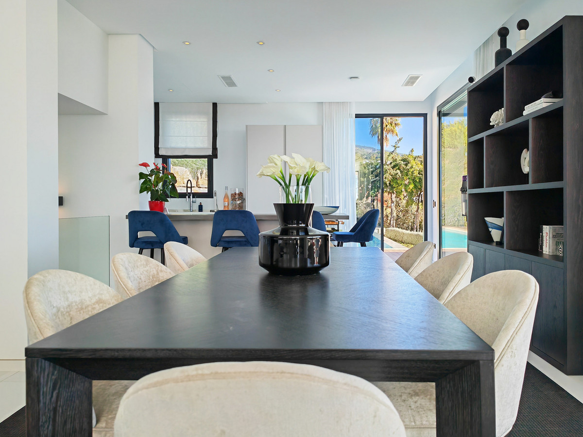 Se vende Villa - Chalet de 5 dormitorios en Costa Del Sol, Málaga, España