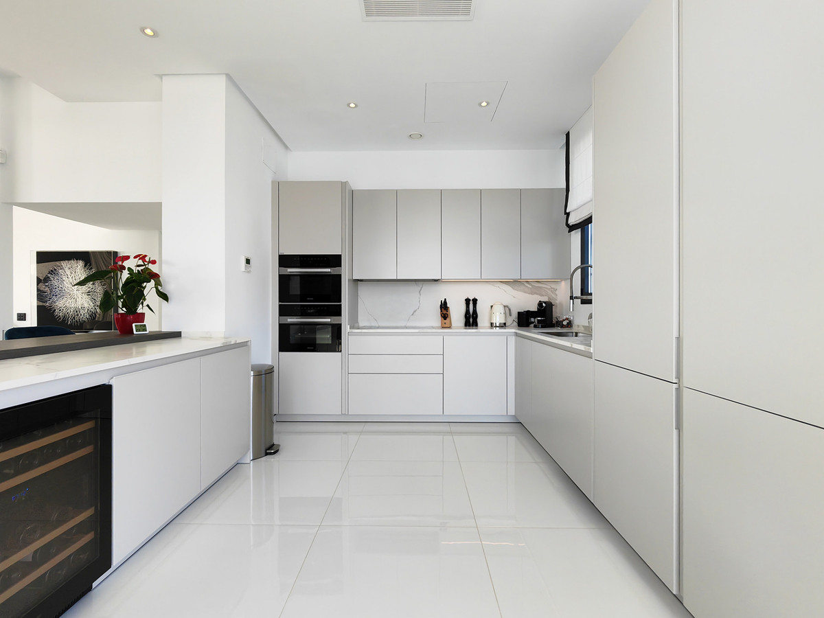 Se vende Villa - Chalet de 5 dormitorios en Costa Del Sol, Málaga, España