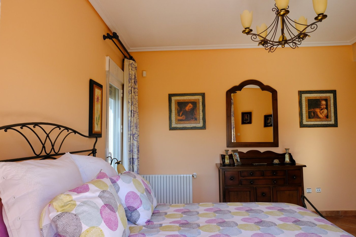 Se vende Villa - Chalet de 5 dormitorios en Costa Blanca, Alicante, España
