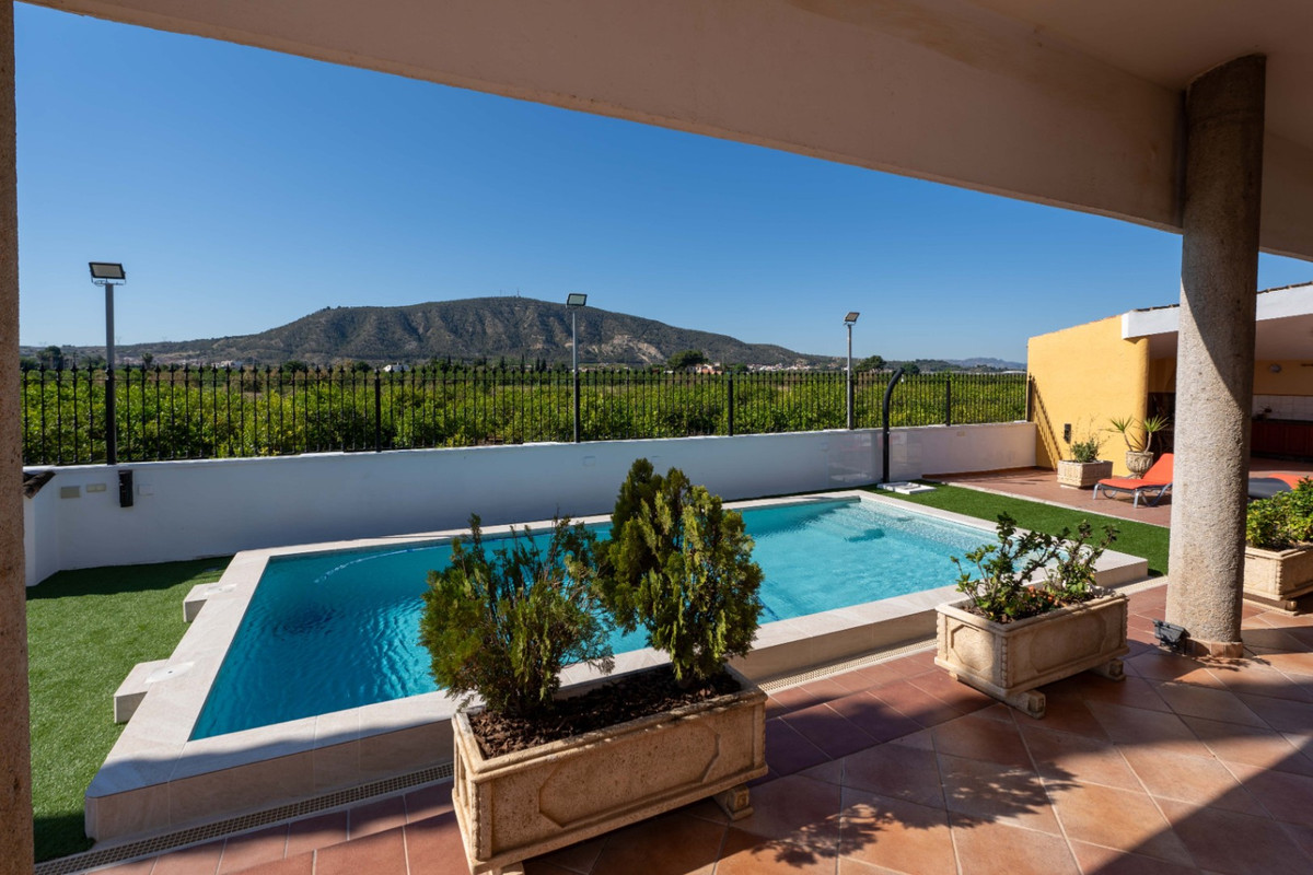 Se vende Villa - Chalet de 5 dormitorios en Costa Blanca, Alicante, España