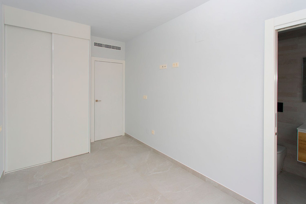Se vende Apartamento Planta Media de 2 dormitorios en Costa Blanca, Alicante, España
