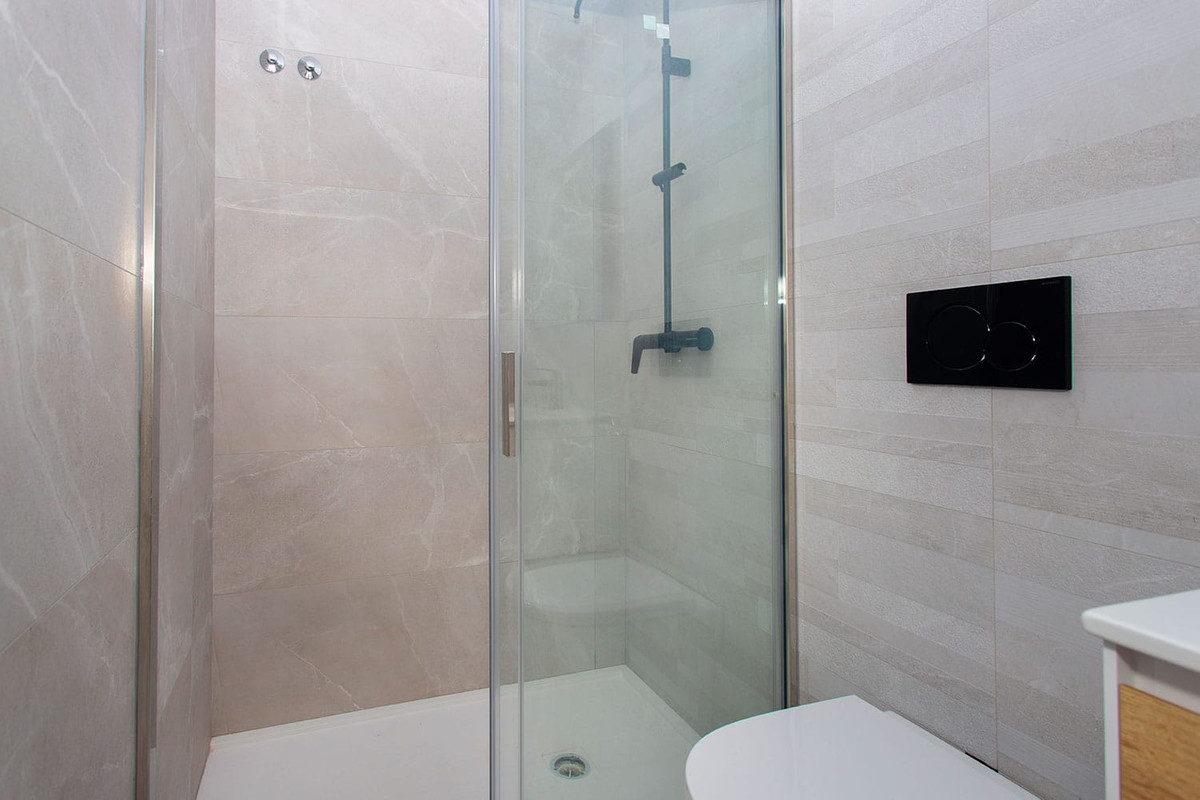 Se vende Apartamento Planta Media de 2 dormitorios en Costa Blanca, Alicante, España