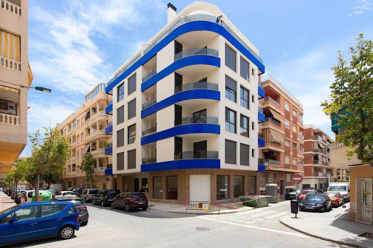 Se vende Apartamento Planta Media de 2 dormitorios en Costa Blanca, Alicante, España