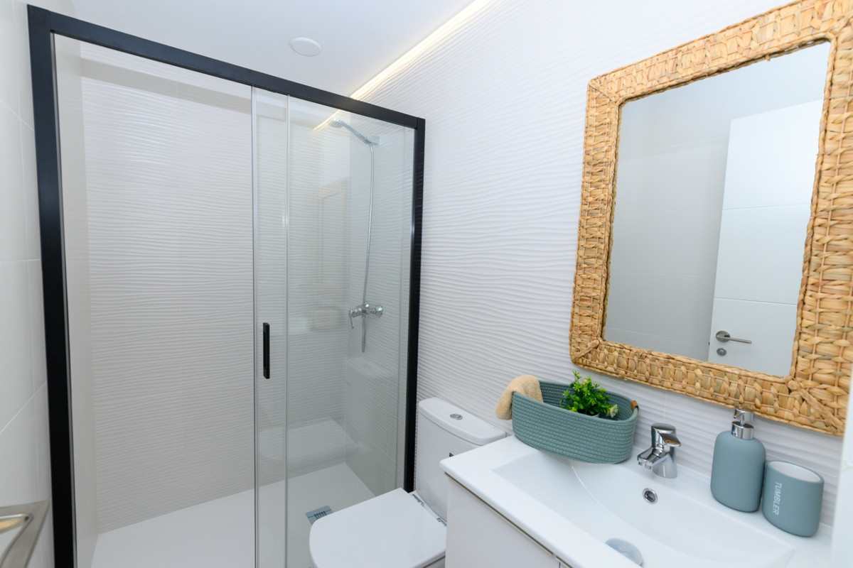 Se vende Apartamento Planta Media de 3 dormitorios en Costa Blanca, Alicante, España