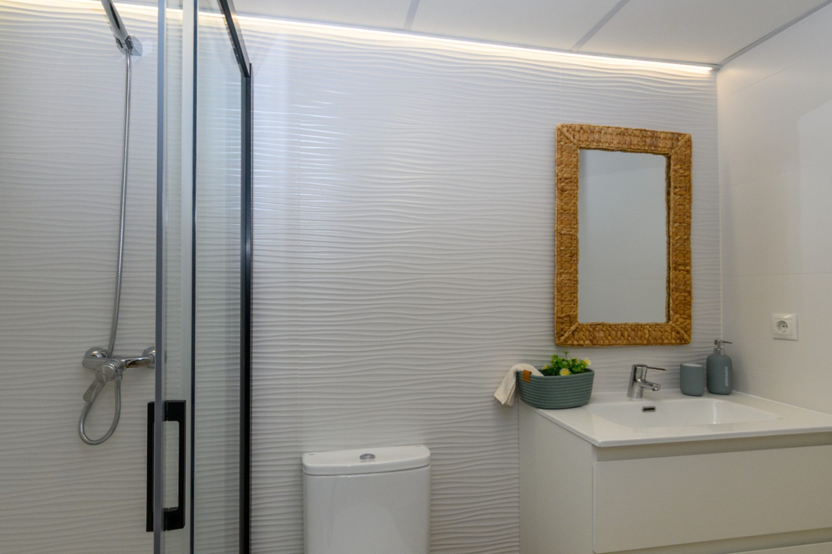 Se vende Apartamento Planta Media de 3 dormitorios en Costa Blanca, Alicante, España