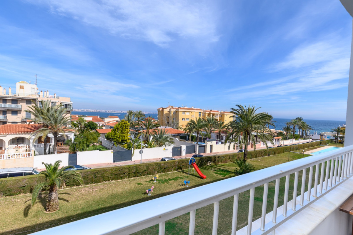 Se vende Apartamento Planta Media de 3 dormitorios en Costa Blanca, Alicante, España