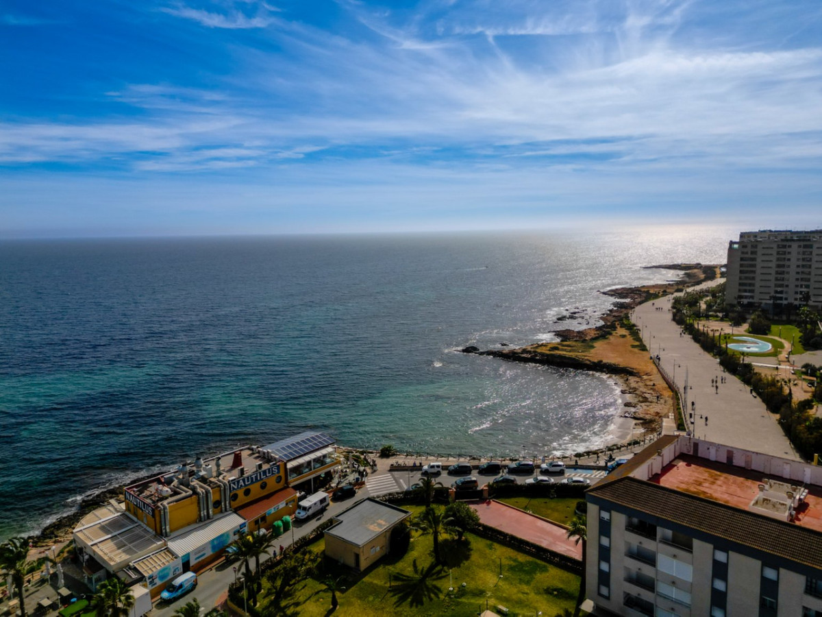 Se vende Apartamento Planta Media de 3 dormitorios en Costa Blanca, Alicante, España