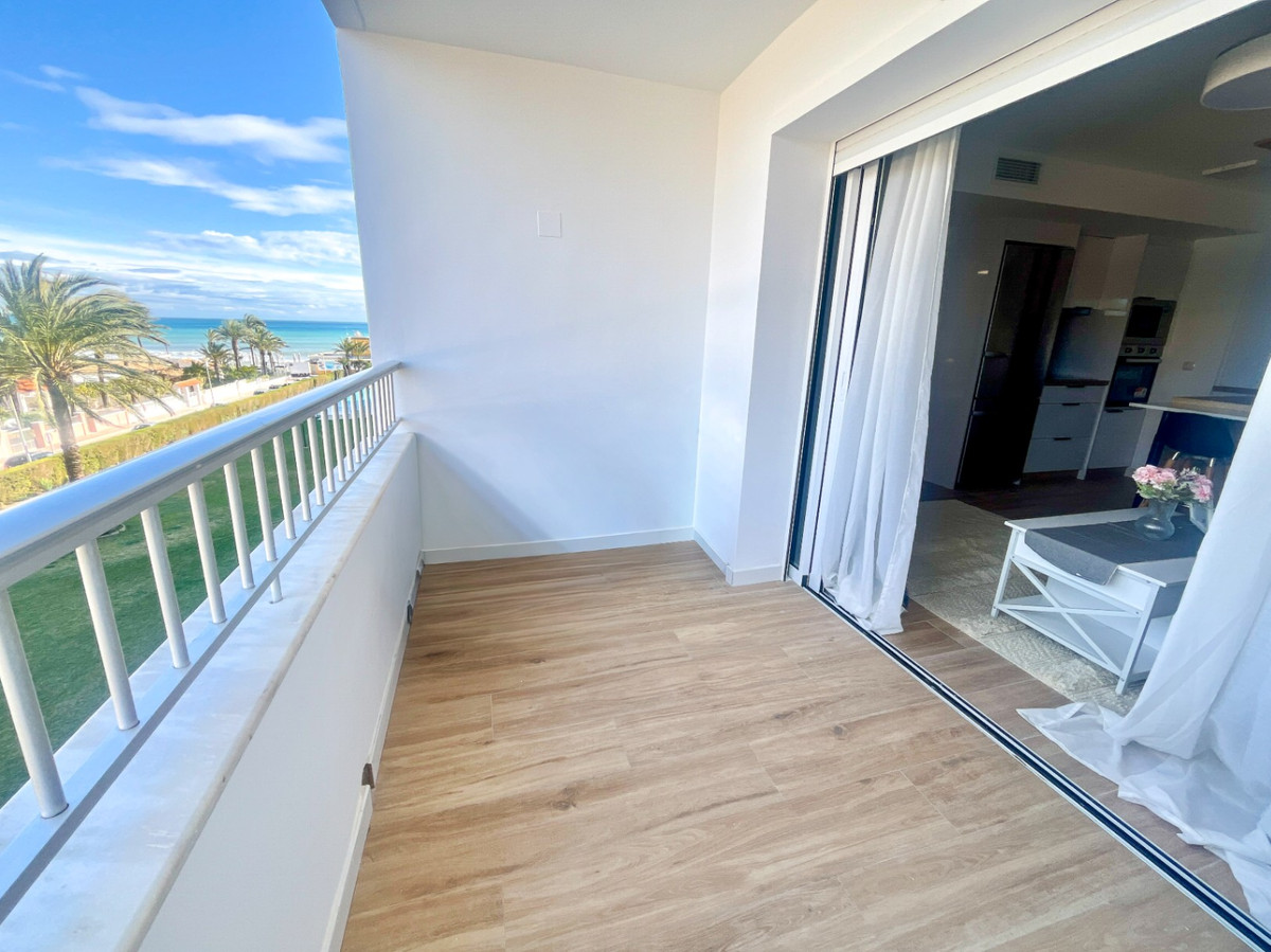 Se vende Apartamento Planta Media de 3 dormitorios en Costa Blanca, Alicante, España