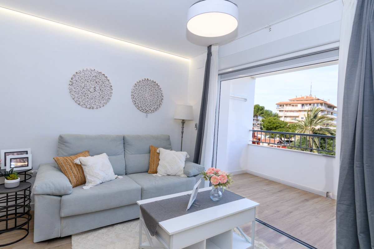 Se vende Apartamento Planta Media de 3 dormitorios en Costa Blanca, Alicante, España