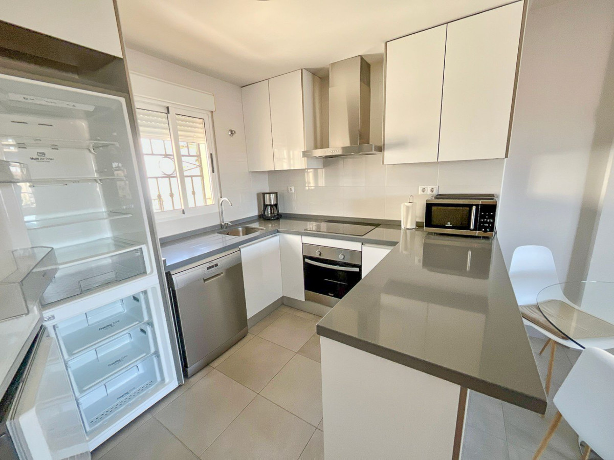 Se vende Apartamento Planta Media de 2 dormitorios en Costa Blanca, Alicante, España