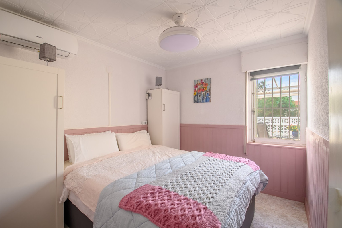 Se vende Bungalow de 2 dormitorios en Costa Blanca, Alicante, España