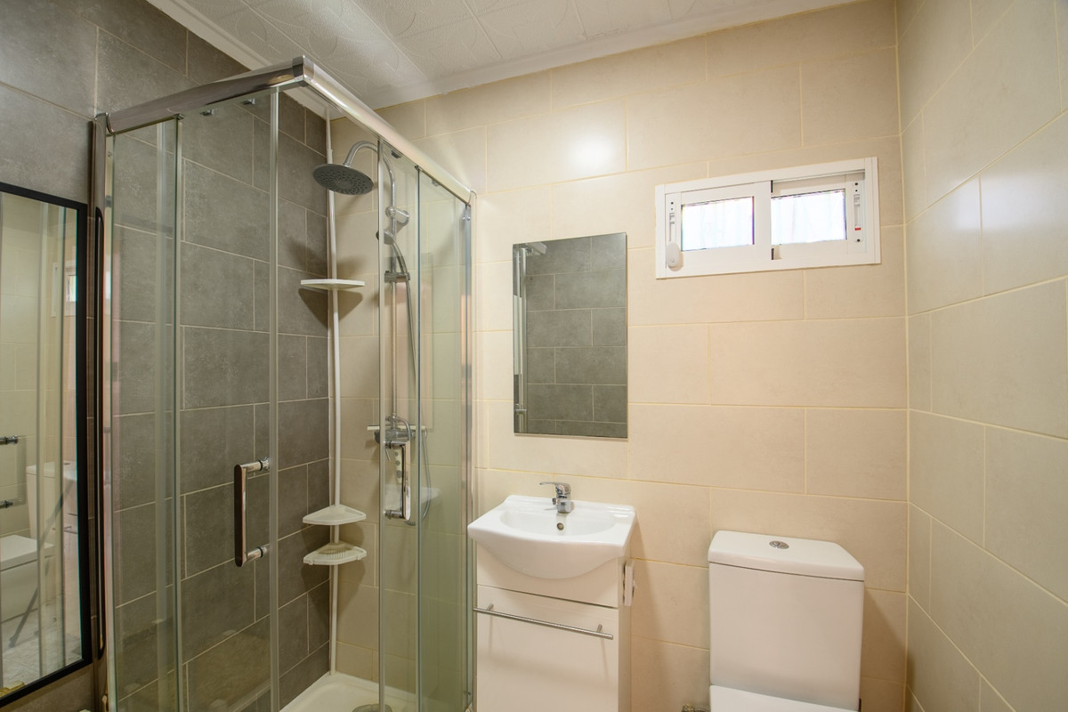 Se vende Bungalow de 2 dormitorios en Costa Blanca, Alicante, España